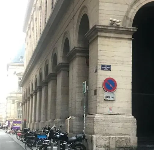 Cosy Opera Lyon